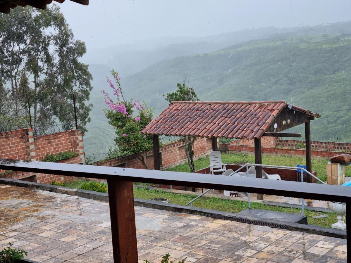 Casa em Gravatá Vista para o Vale Vila Exterior foto